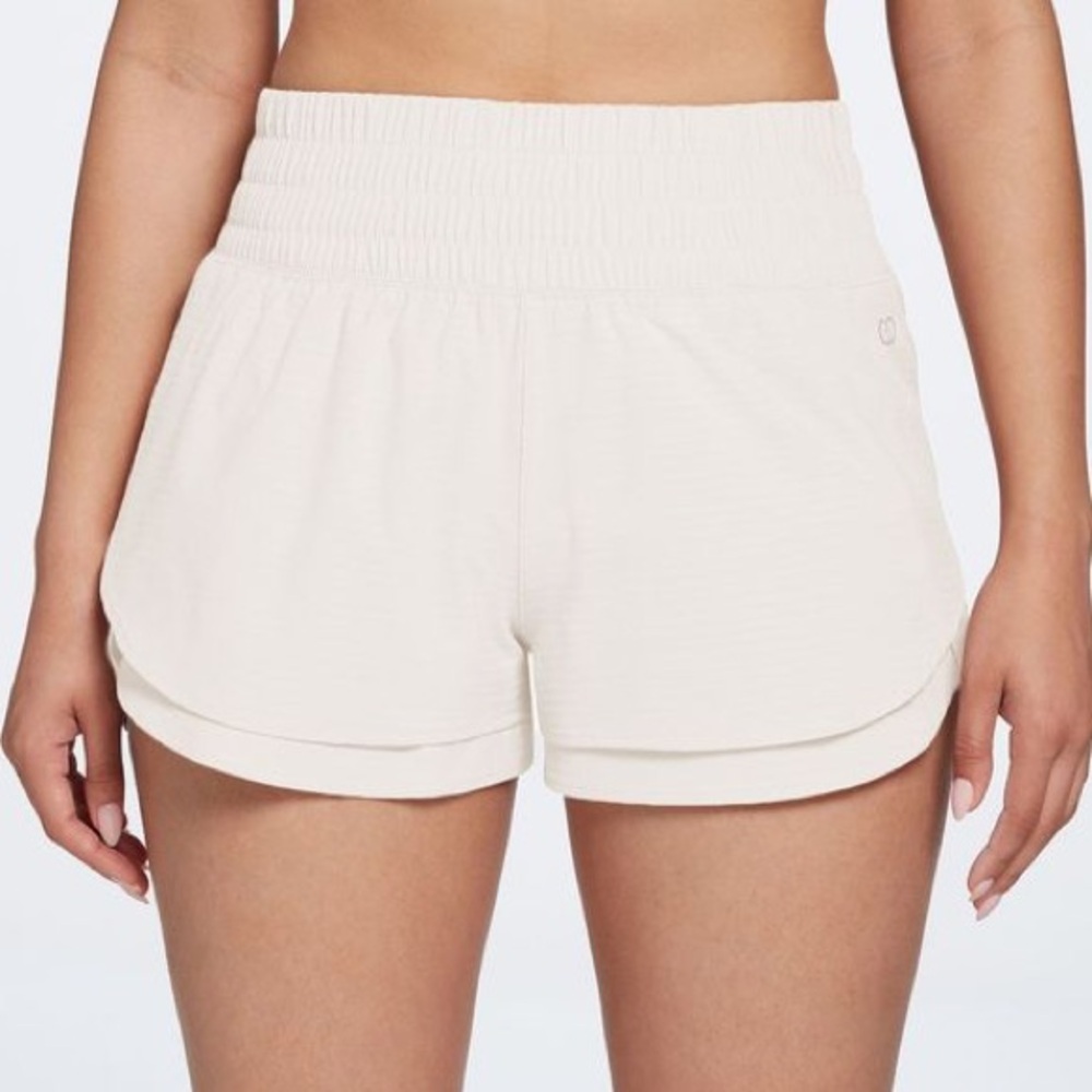 CALIA by Carrie Underwood Women's Cream Kick it Up Shorts
